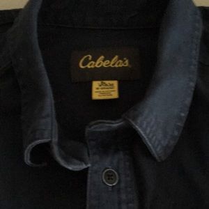 Men's heavy weight Cabelas short sleeve shirt.